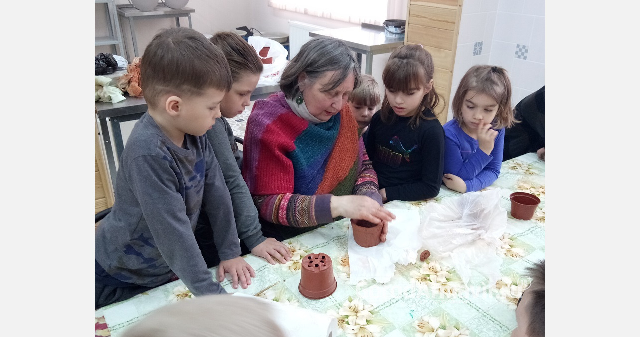 В социально-образовательном центре «Виктория» дети могут посещать различные кружки 