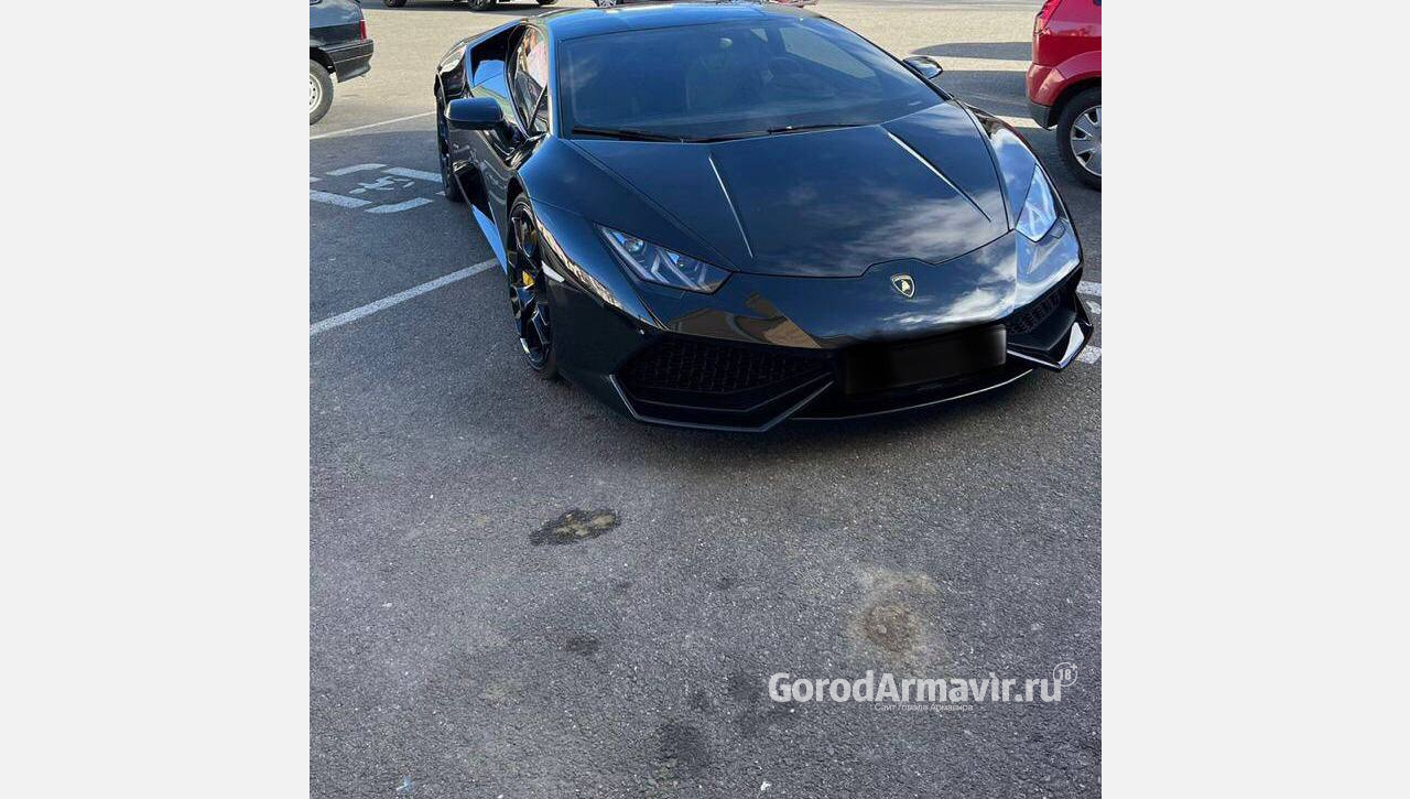 В Армавире водителя Lamborghini оштрафовали за парковку на местах для инвалидов 