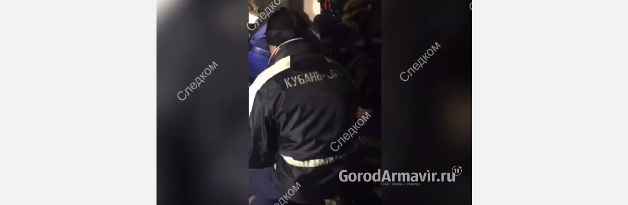 Следователи опубликовали видео спасения девочки из туалета в хуторе Родниковском