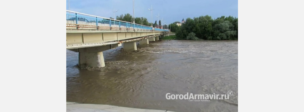 В Армавире уровень воды в реке Кубань находится в пределах 350-370 сантиметров 